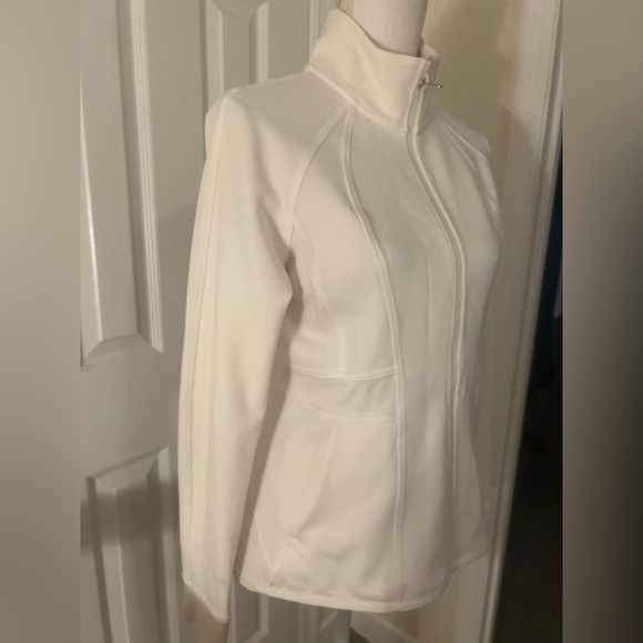 Lululemon In Profile Jacket - Picture 8 of 16